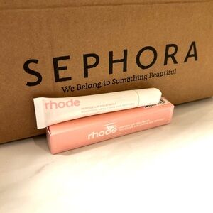 🎂 Limited Edition Rhode Peptide Lip Treatment — Vanilla Cake Brand New in Box